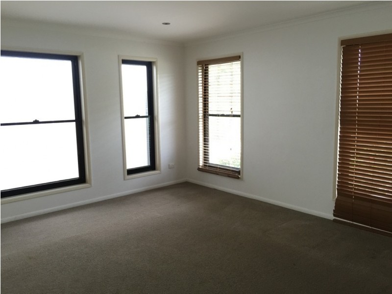 11 Michelle Crescent, Bucasia QLD 4750