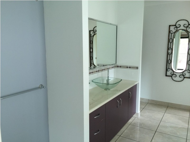 11 Michelle Crescent, Bucasia QLD 4750