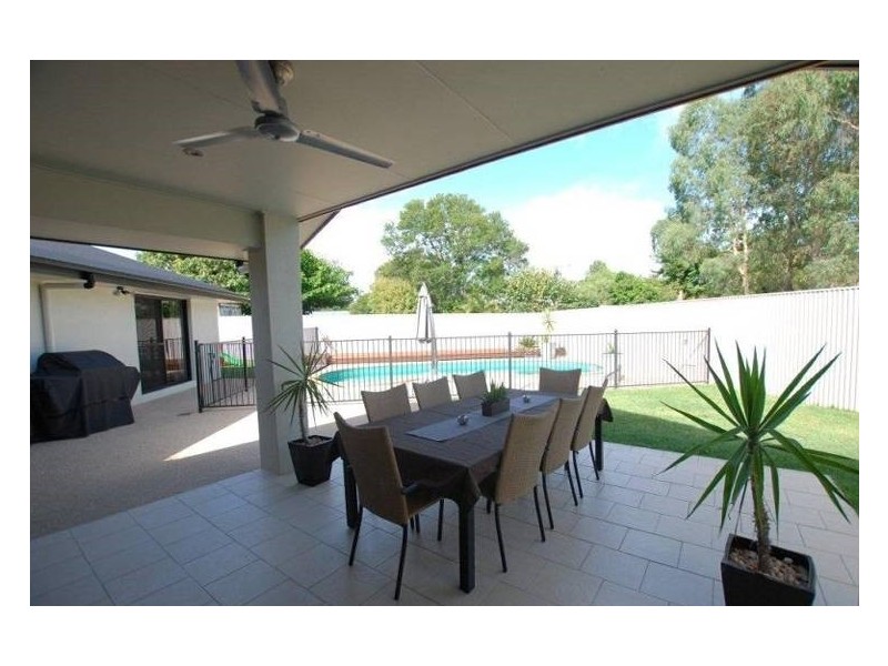 11 Michelle Crescent, Bucasia QLD 4750