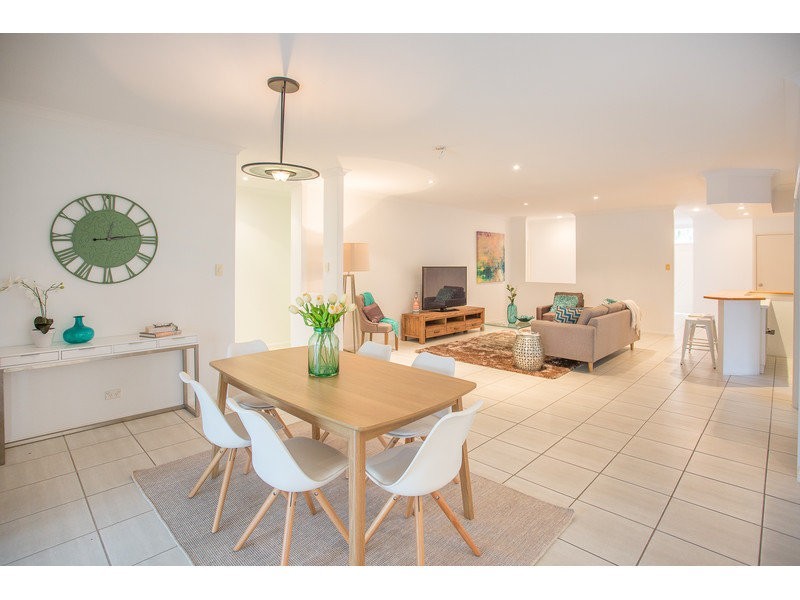 37 Beach Road, Dolphin Heads QLD 4740