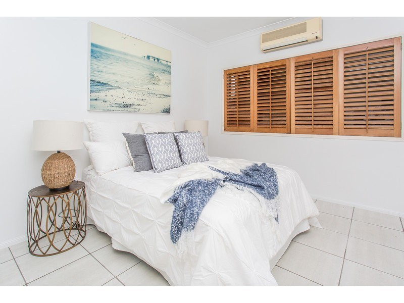 37 Beach Road, Dolphin Heads QLD 4740