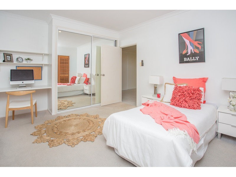 37 Beach Road, Dolphin Heads QLD 4740