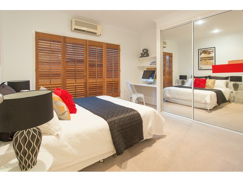 37 Beach Road, Dolphin Heads QLD 4740