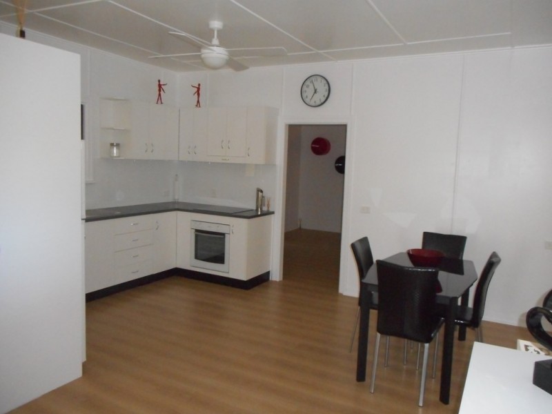 14 Drew Street, Finch Hatton QLD 4756