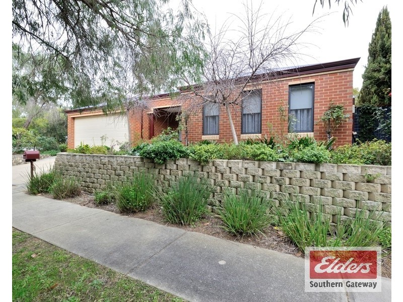 16 Hewison Road, Medina WA 6167