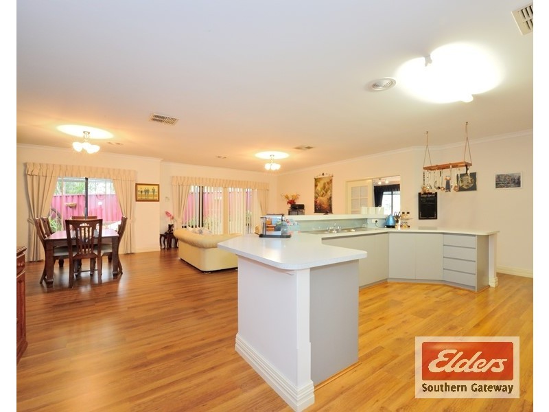 16 Hewison Road, Medina WA 6167