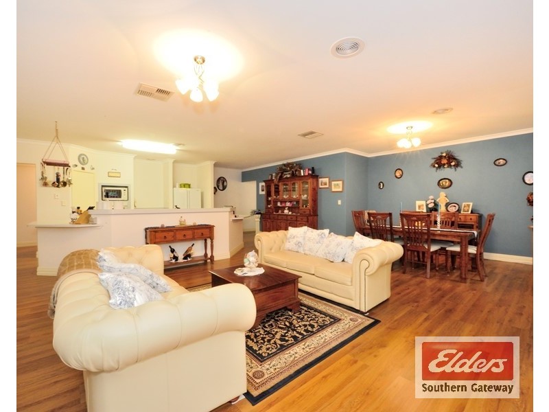 16 Hewison Road, Medina WA 6167