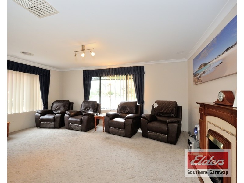 16 Hewison Road, Medina WA 6167