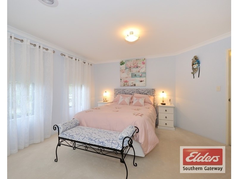 16 Hewison Road, Medina WA 6167