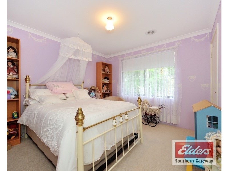 16 Hewison Road, Medina WA 6167