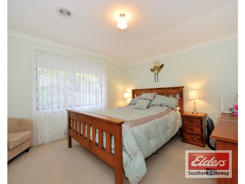 16 Hewison Road, Medina WA 6167