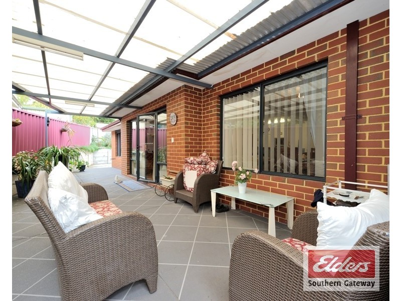 16 Hewison Road, Medina WA 6167