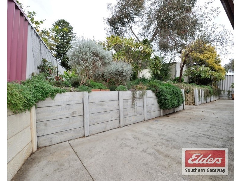 16 Hewison Road, Medina WA 6167