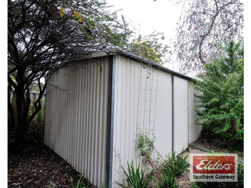 16 Hewison Road, Medina WA 6167