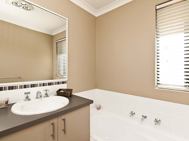 18 CHELTENHAM LOOP, Bertram WA 6167