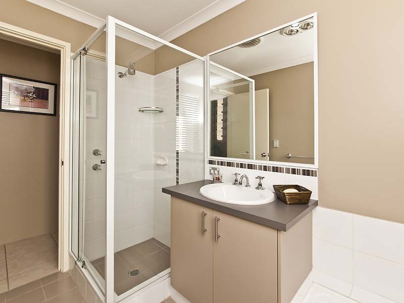 18 CHELTENHAM LOOP, Bertram WA 6167