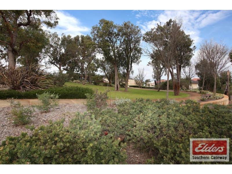 8 Borthwick Place, Orelia WA 6167
