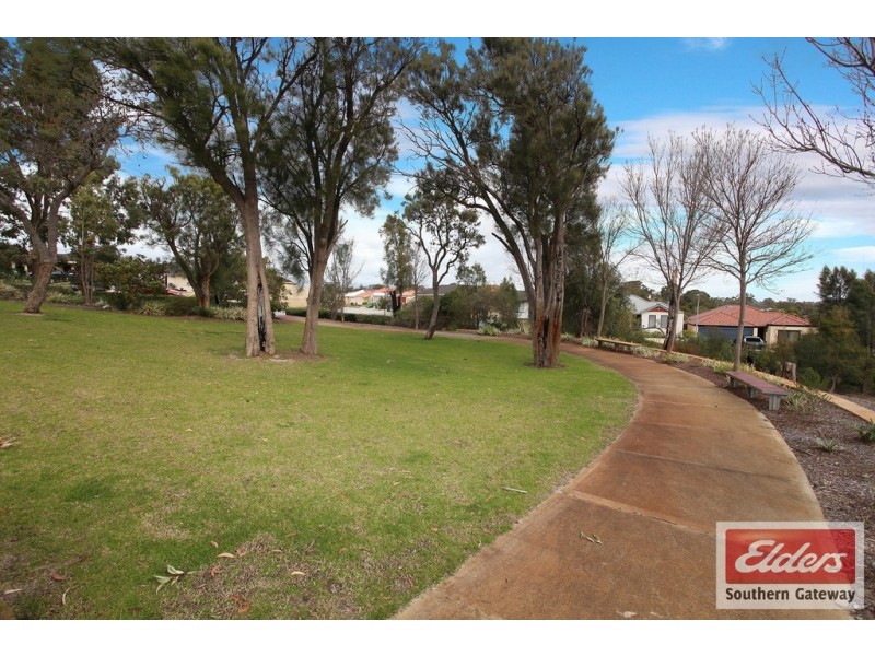 8 Borthwick Place, Orelia WA 6167