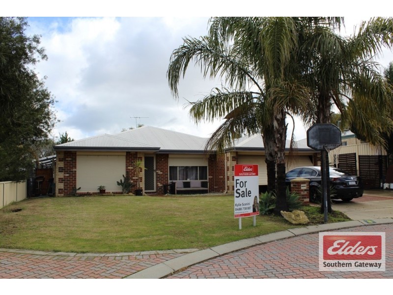 8 Tudor Court, Parmelia WA 6167