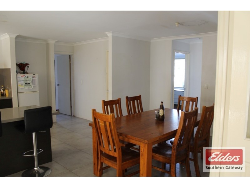 8 Tudor Court, Parmelia WA 6167