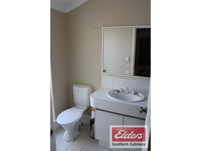 8 Tudor Court, Parmelia WA 6167