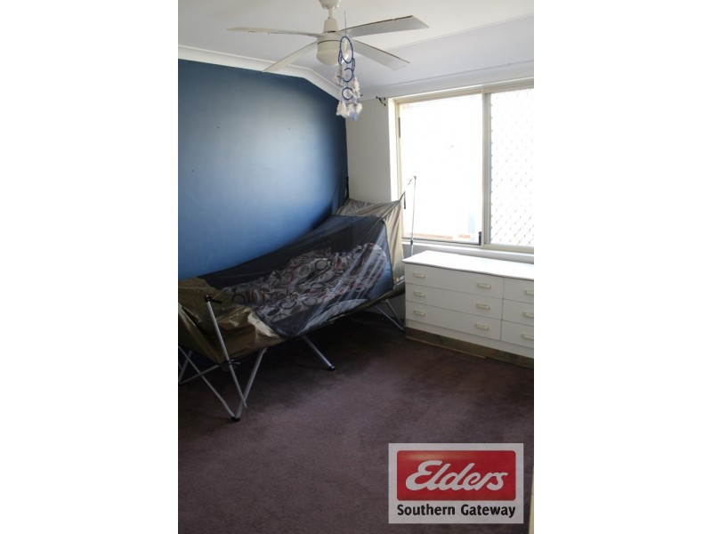 8 Tudor Court, Parmelia WA 6167