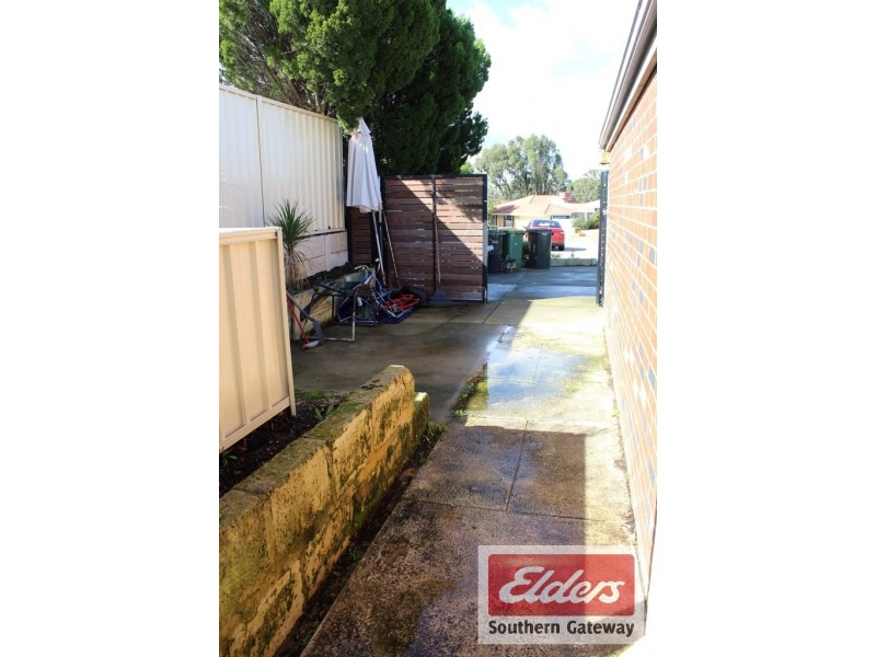 8 Tudor Court, Parmelia WA 6167