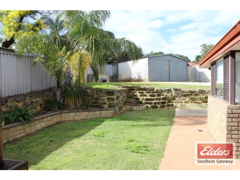 7 Pike Court, Parmelia WA 6167