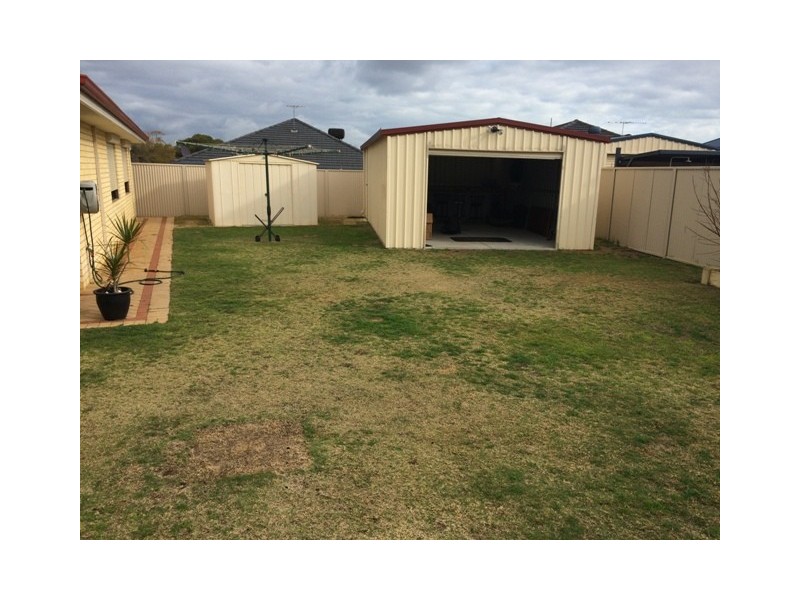 14 ADDINGHAM CRESCENT, Bertram WA 6167