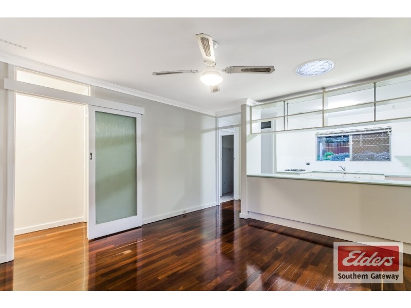 31 Barron Way, Orelia WA 6167