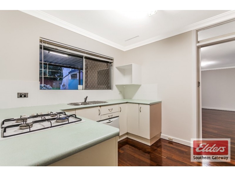 31 Barron Way, Orelia WA 6167