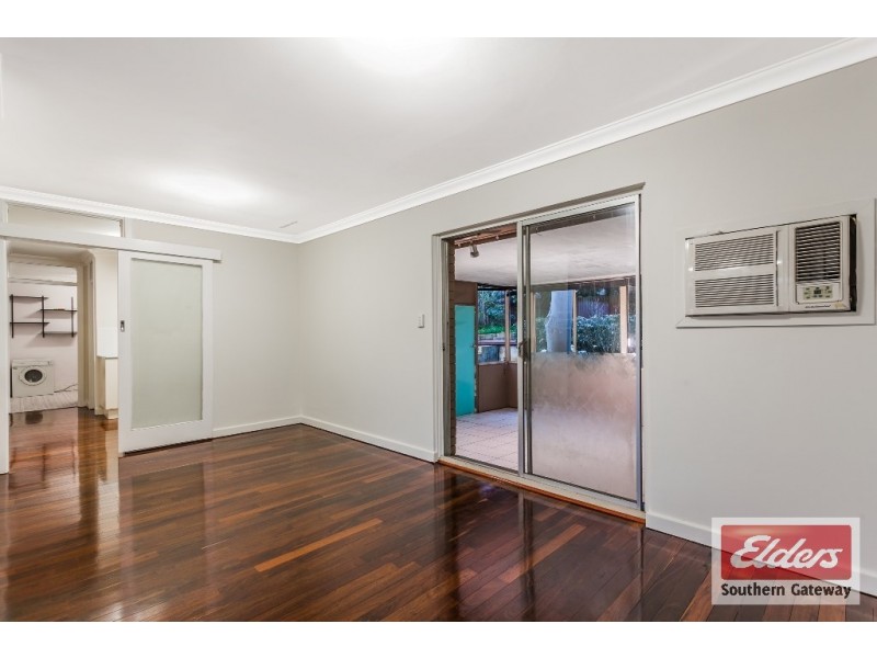 31 Barron Way, Orelia WA 6167