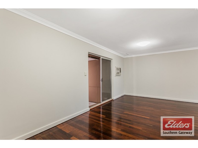 31 Barron Way, Orelia WA 6167