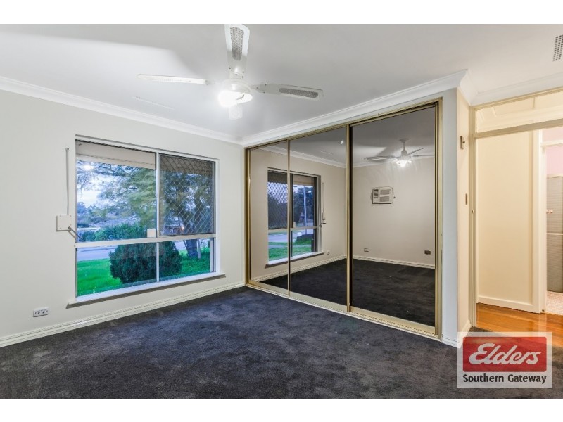 31 Barron Way, Orelia WA 6167