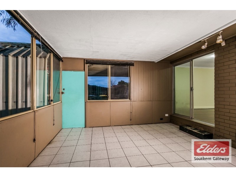 31 Barron Way, Orelia WA 6167