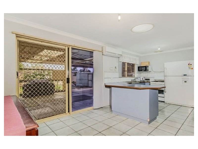 4 Devitt Grove, Parmelia WA 6167