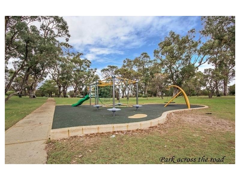 4 Devitt Grove, Parmelia WA 6167
