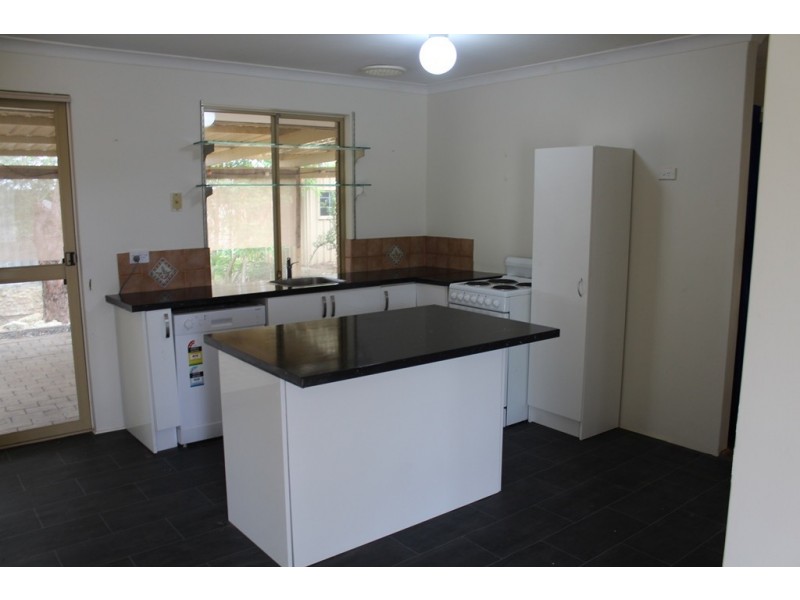 25 Patrick Vista, Parmelia WA 6167