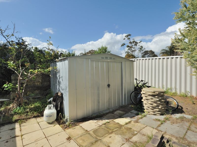 16 HARRISON WAY, Calista WA 6167