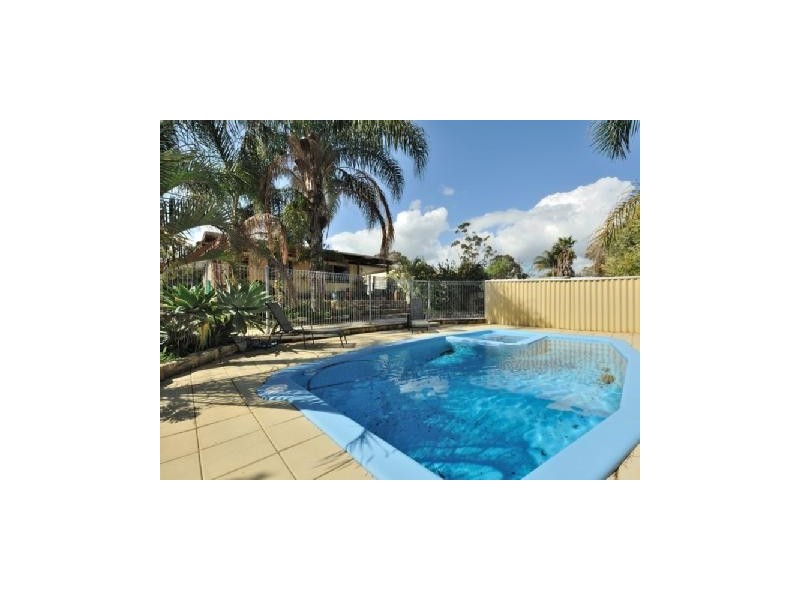 16 HARRISON WAY, Calista WA 6167