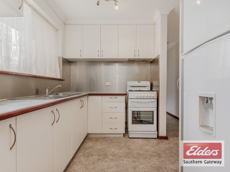 16 Barron Way, Orelia WA 6167