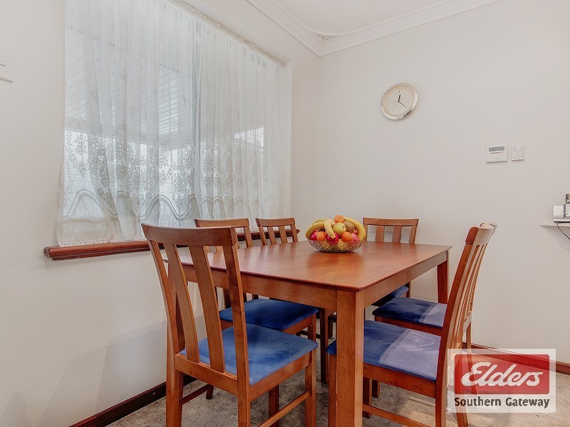 16 Barron Way, Orelia WA 6167