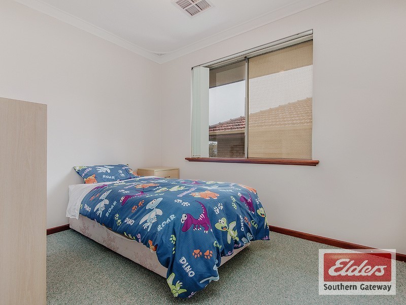 16 Barron Way, Orelia WA 6167