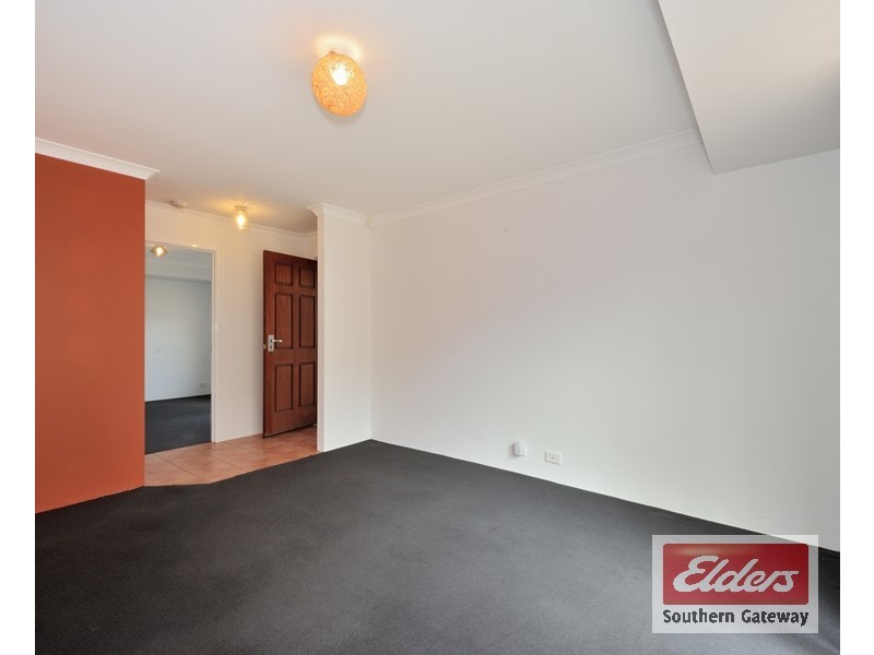 8 Bampton Road, Orelia WA 6167