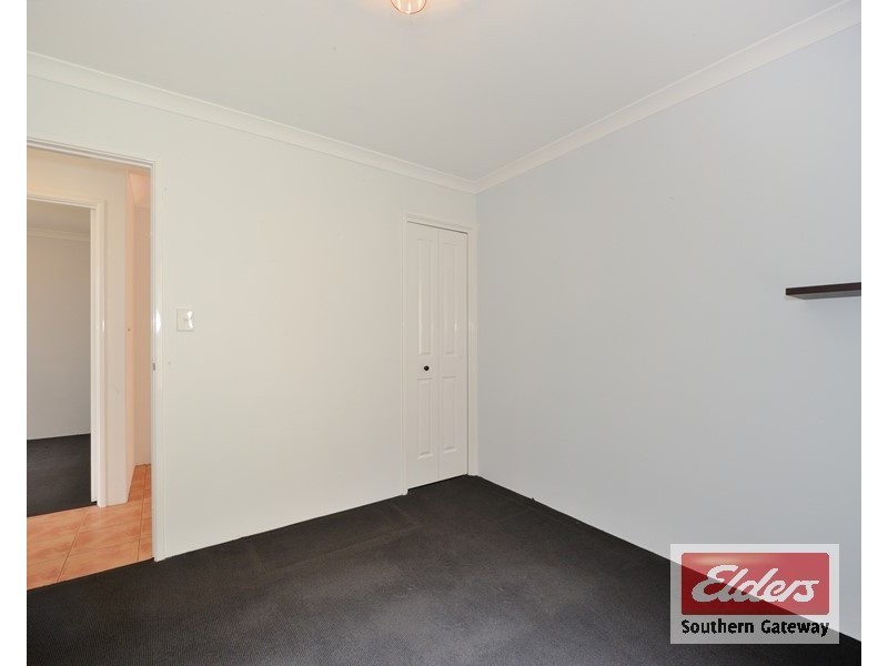 8 Bampton Road, Orelia WA 6167