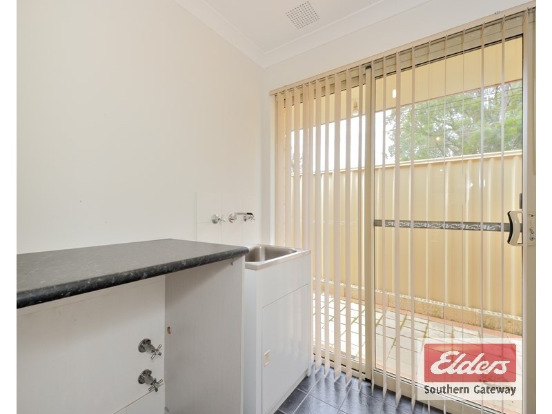 8 Bampton Road, Orelia WA 6167