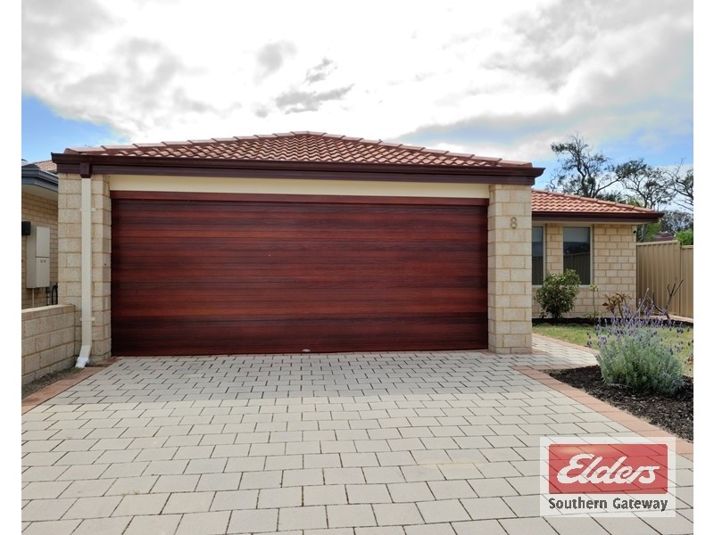 8 Bampton Road, Orelia WA 6167