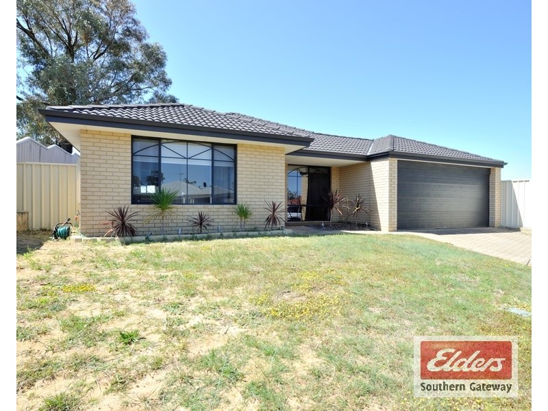 2 Tudor Court, Parmelia WA 6167