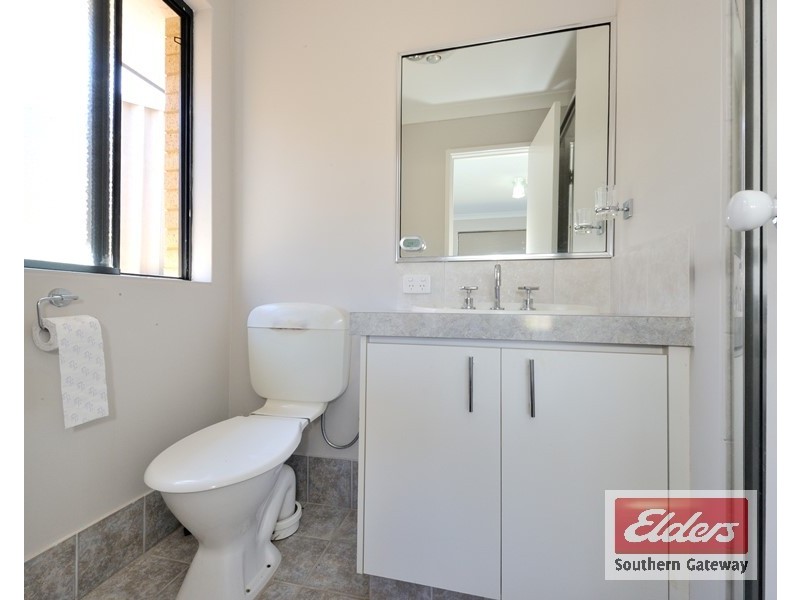 2 Tudor Court, Parmelia WA 6167