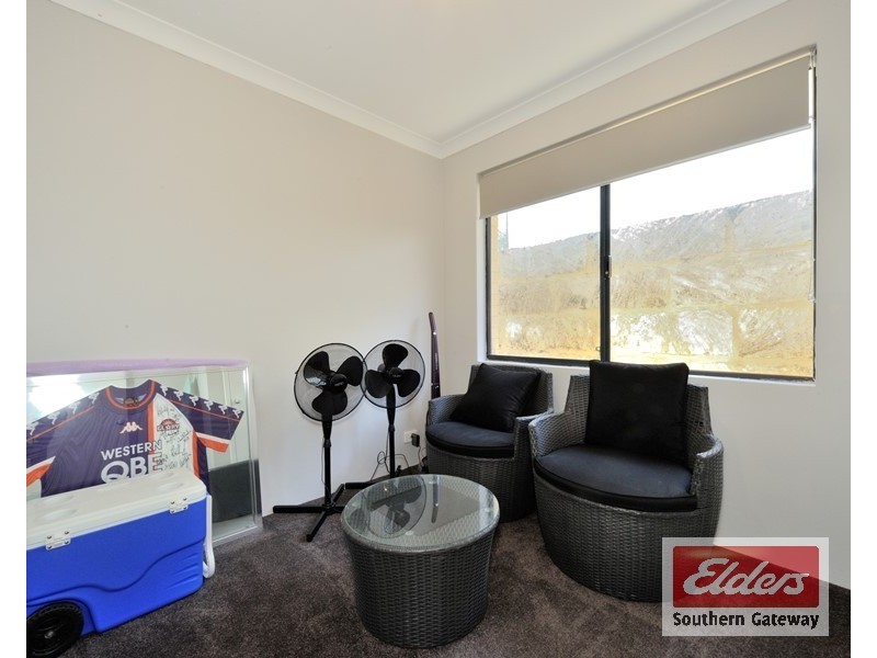 2 Tudor Court, Parmelia WA 6167